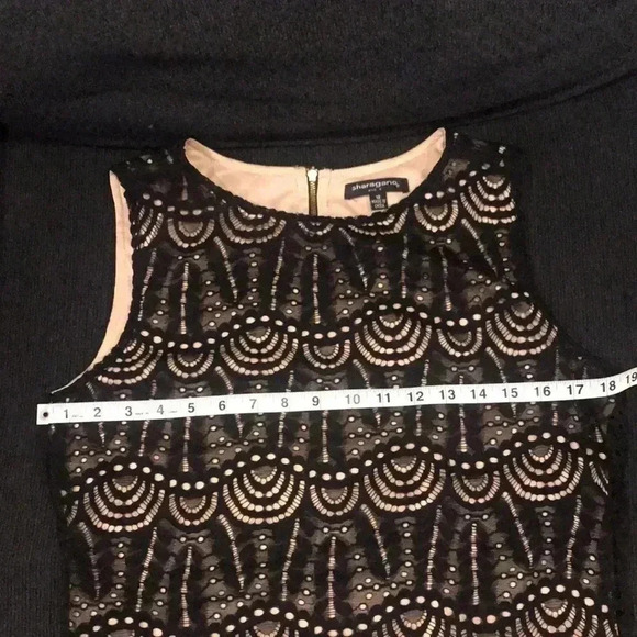 Sharagano Floral black Lace Overlay w/Tan Lining & Exposed Zipper-Size 12 - Picture 8 of 11